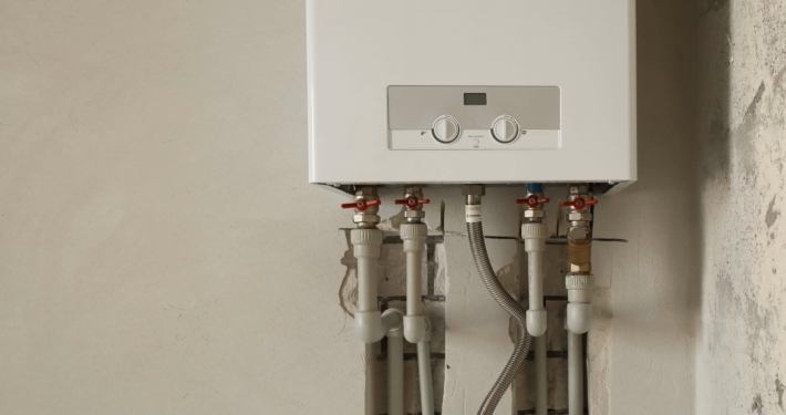 Alte Heizungsanlage, die den Anforderungen des revidierten Gebäudeenergiegesetzes nicht entspricht