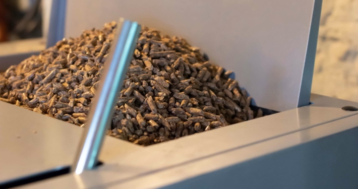 Pellet-Heizung symbolisiert die erneuerbare und wirtschaftliche Heizlösung bis 2027