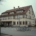 Außenansicht eines kommunalen Verwaltungsgebäudes in Baden-Württemberg mit Fahrradständern im Vordergrund